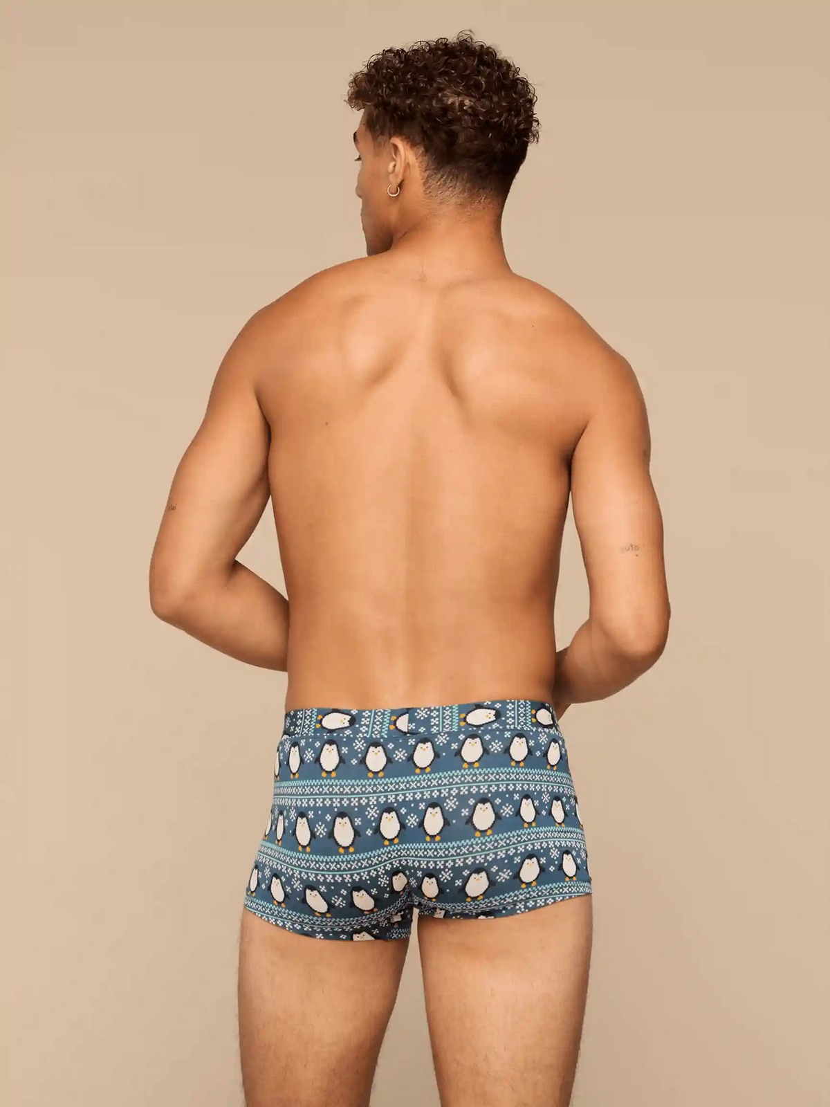 UltraModal™ FeelFree Trunk | Penguin Sweater
