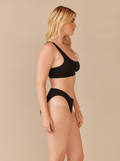 UltraModal™ FeelFree Square Neck Bralette | Black