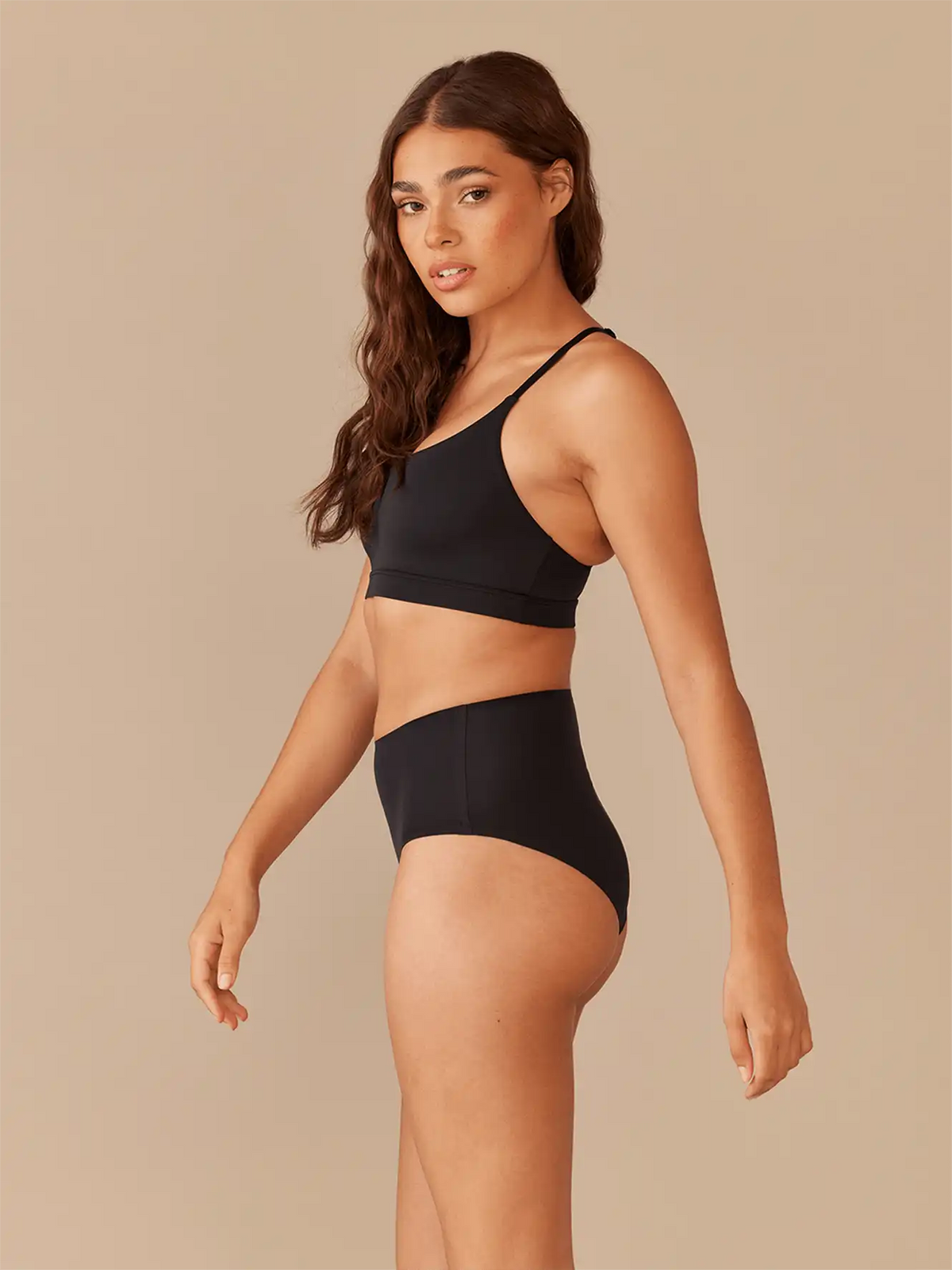 MoveMe Racerback Bralette | Black