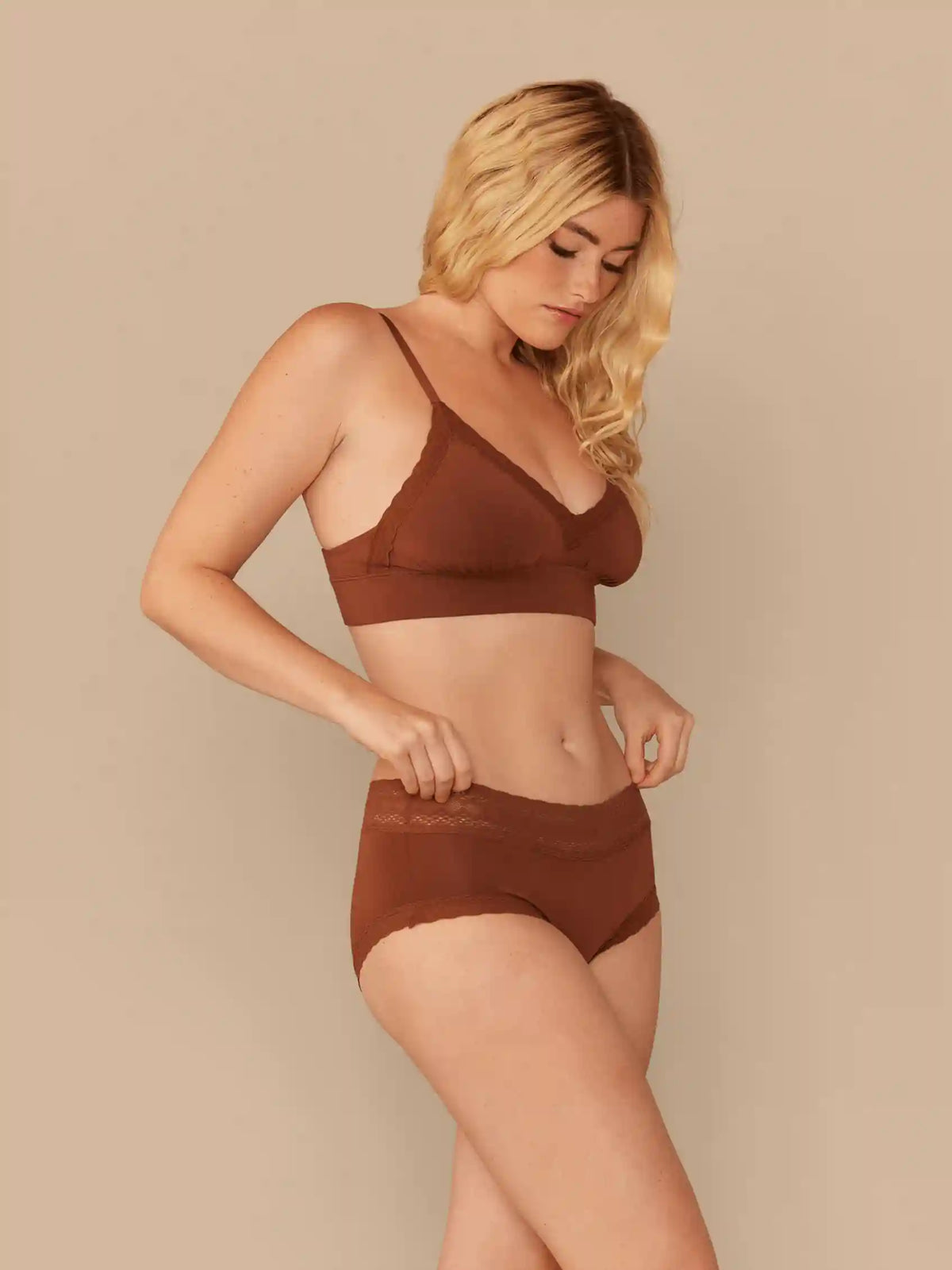 UltraModal™ Lace Plunge Bralette | Cedar Wood